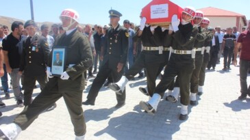 Afşinli Kıbrıs Gazisi Mehmet Ceren Askeri Törenle son yolculuğuna uğurlandı.