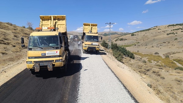 Büyükşehir, Afşin Kırsalında da Ulaşım Atağını Sürdürüyor.