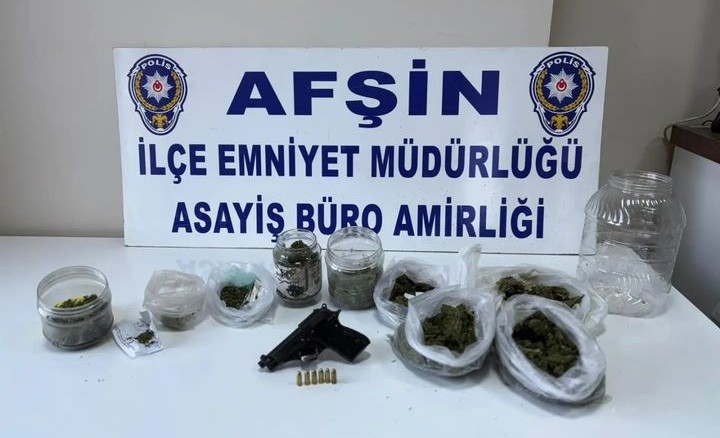 Uyuşturucuya savaş açan Afşin Polisi 877,36 gr. uyuşturucu madde ele geçirdi.