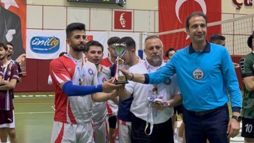 Voleybol Takımlarımızdan Gururlandıran Başarı